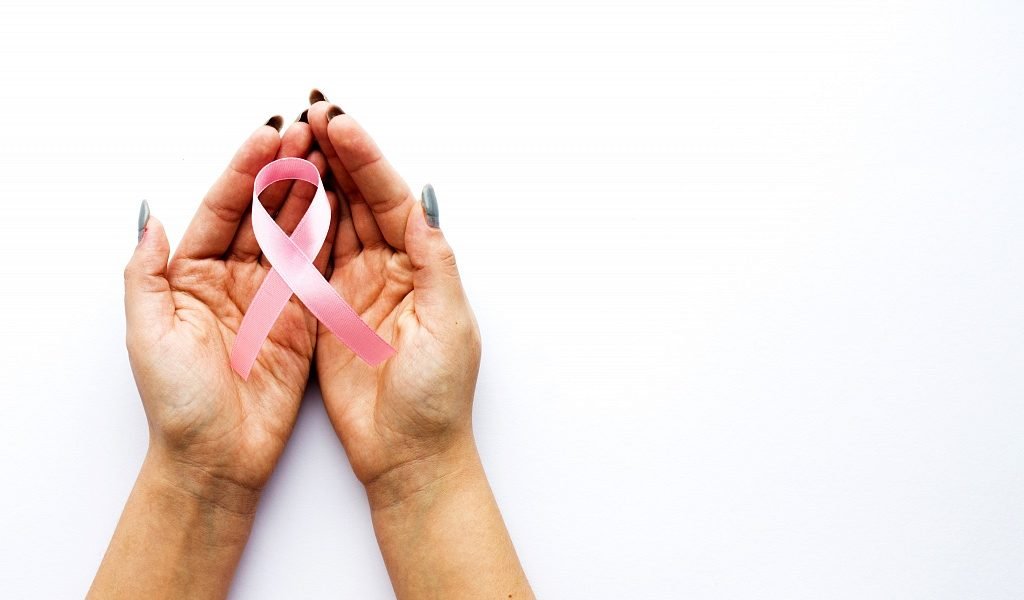 Pacientes com câncer de mama: conheçam seus direitos